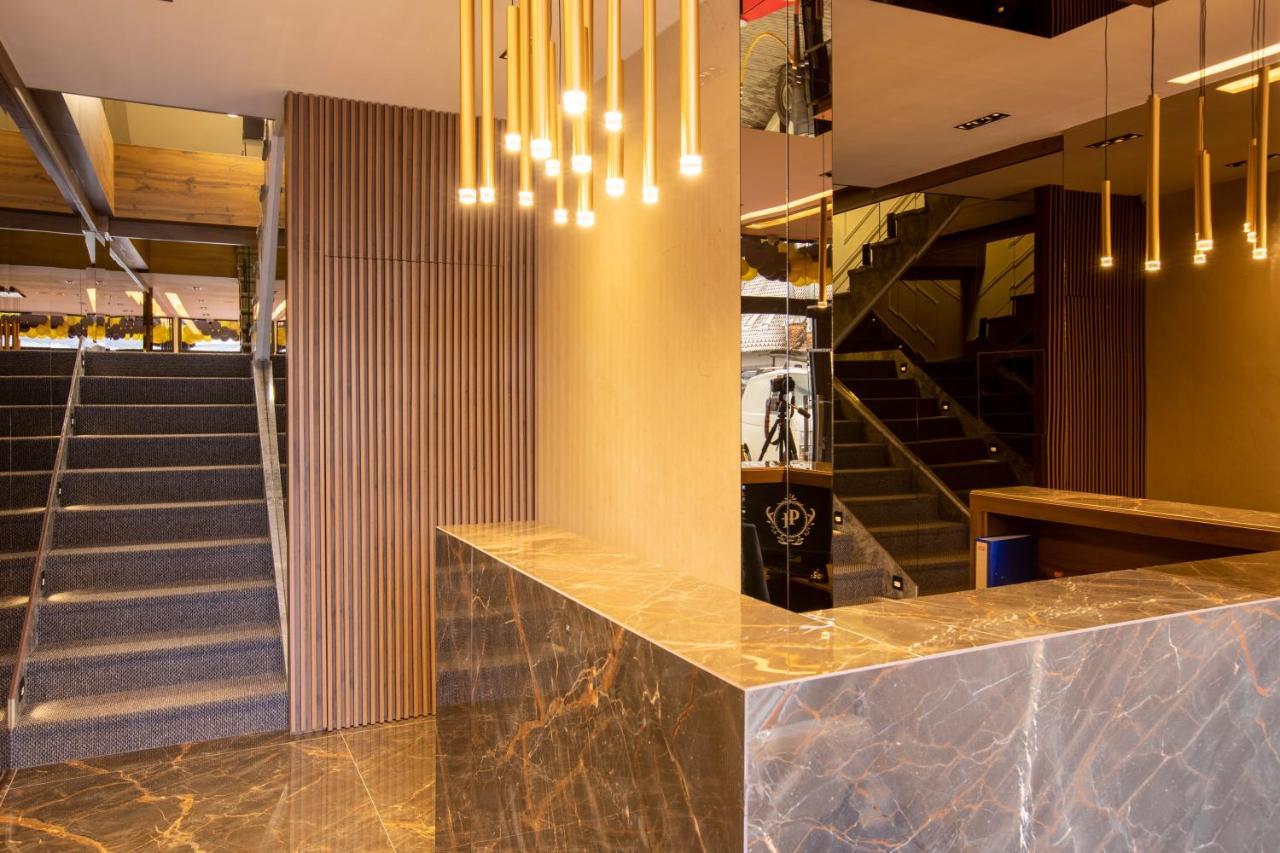 Plaza Boutique Hotel Pristina Exterior photo